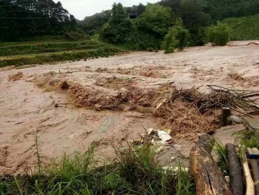 当官的干点实事吧，一个个被遗忘的小村庄（椅子村）406 / 作者:yaoshanxiaoge / 帖子ID:116111