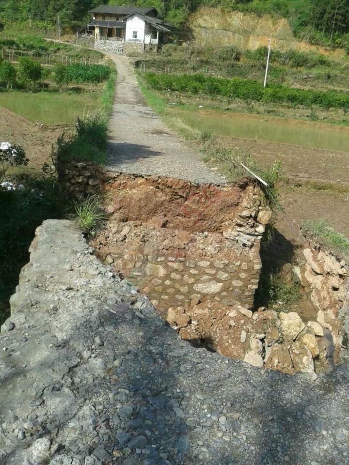 当官的干点实事吧，一个个被遗忘的小村庄（椅子村）348 / 作者:yaoshanxiaoge / 帖子ID:116111