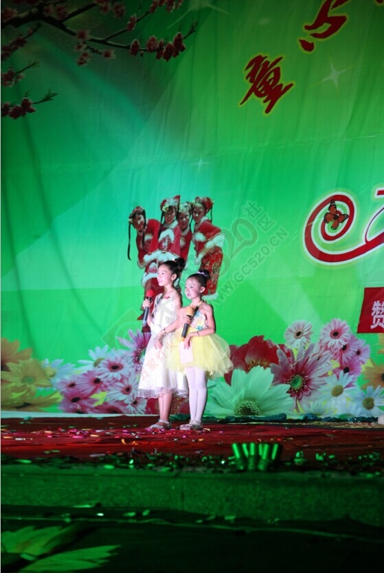 前天拍的乐乐幼儿园61演出照片今天发给大家看看858 / 作者:或许 / 帖子ID:116735