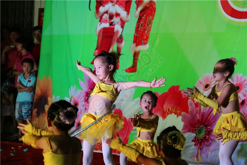 乐乐幼儿园庆六一广场演出812 / 作者:油茶爽神 / 帖子ID:116804