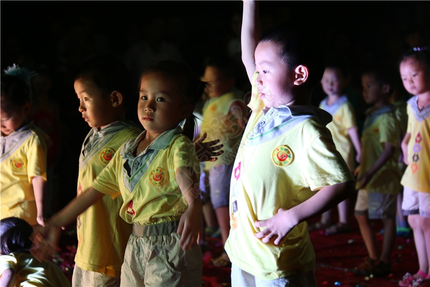 乐乐幼儿园庆六一广场演出472 / 作者:油茶爽神 / 帖子ID:116804