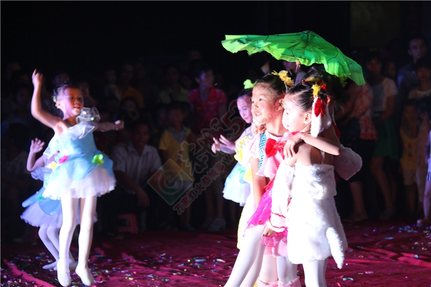 乐乐幼儿园庆六一广场演出609 / 作者:油茶爽神 / 帖子ID:116804