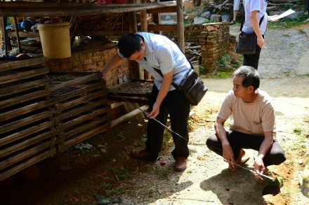 法院到莲花枧头村，就一起四亲兄弟相邻通行纠纷案件进行实地勘察285 / 作者:额外听歌 / 帖子ID:116874