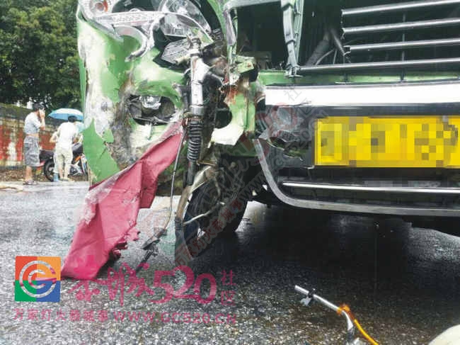 【恭城头条】栗木五福重大车祸，三名中学生死亡！463 / 作者:520小编 / 帖子ID:117769