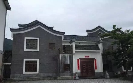 听讲这是余远辉三五年前在恭城农村老家建的大宅房381 / 作者:红通通 / 帖子ID:117986