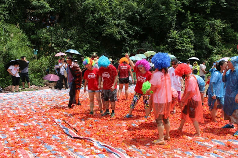 （恭城行者户外）携手520社区论坛平乐大发四冲&#8226;西红柿大战，群友风采320 / 作者:光头铁（老铁） / 帖子ID:118058