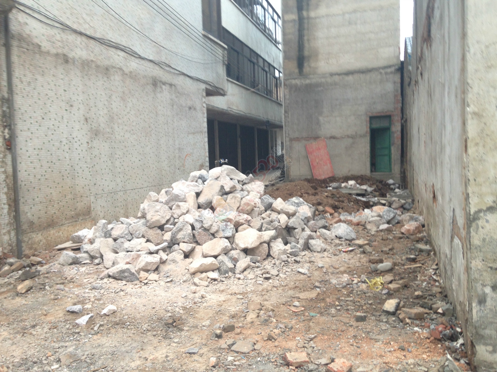 吉祥街这条老街开始纷纷拆房子建新房了，老街的风貌渐渐也快消失了578 / 作者:桂花糕 / 帖子ID:118938