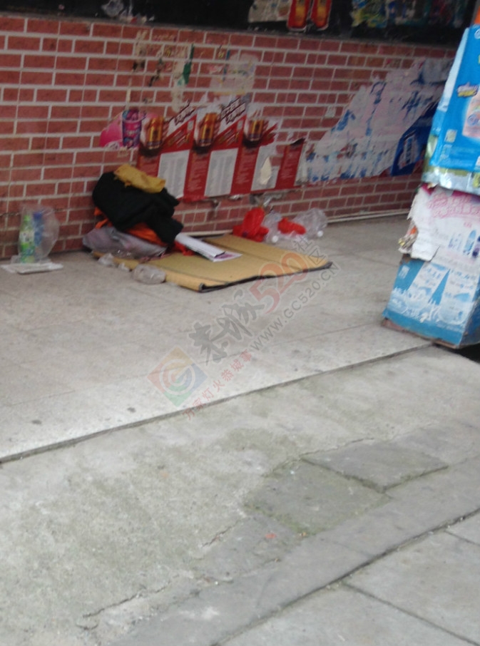 爱心线索：百佳惠超市门前一老人无家可归。呼唤民政，呼唤爱心援助！279 / 作者:恭城520小奈姐姐 / 帖子ID:119007