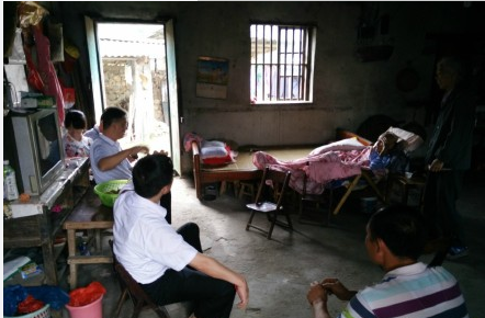 恭城法院：党建送慰问 情暖基层老党员808 / 作者:额外听歌 / 帖子ID:119067