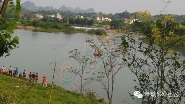 千钧附近河道内有人溺水，消防官兵正在紧急打捞！486 / 作者:社区小编 / 帖子ID:119112