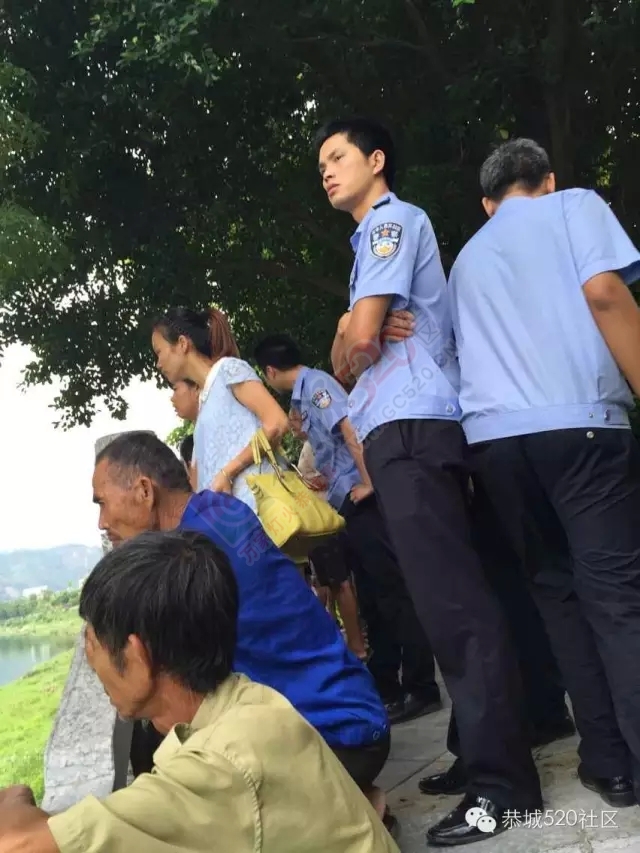 千钧附近河道内有人溺水，消防官兵正在紧急打捞！30 / 作者:社区小编 / 帖子ID:119112