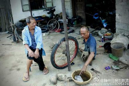 身残志坚，男人双脚瘫痪用手走路当老板575 / 作者:美丽的梦花 / 帖子ID:119184