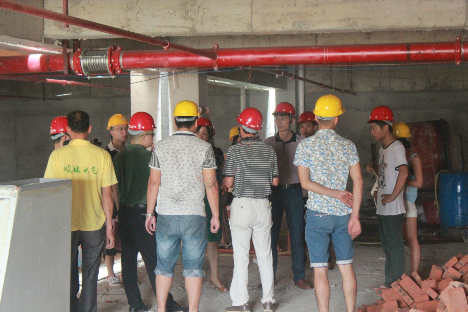 县领导视察建设中的恭城梦迪影院850 / 作者:社区小编 / 帖子ID:119244