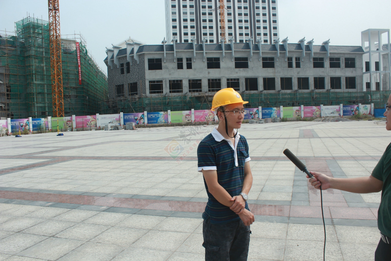 县领导视察建设中的恭城梦迪影院845 / 作者:社区小编 / 帖子ID:119244