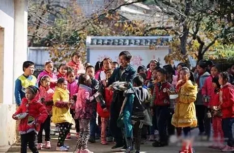 风雨无阻15年，恭城乡邮投递员的最后一投！这样的人值得敬佩！576 / 作者:古建灵韵 / 帖子ID:119494