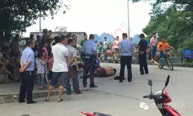 恭城又现暴打偷狗贼，莲花蛟津塘偷狗贼被抓，愤怒群众将其暴打886 / 作者:社区小编 / 帖子ID:119593