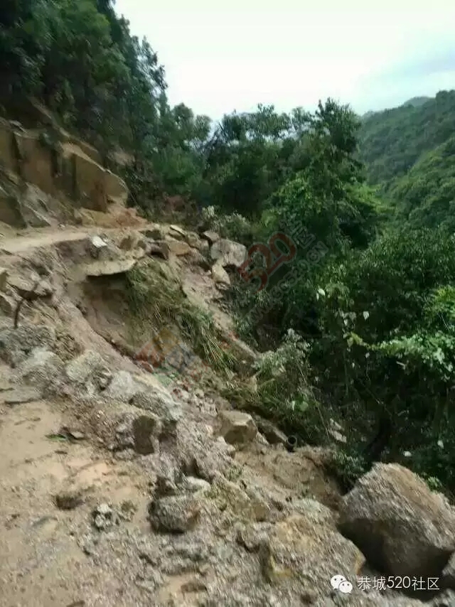 【恭城头条】莲花桑源连续发生山体滑坡，通往外界的生命通道被堵182 / 作者:社区小编 / 帖子ID:119670