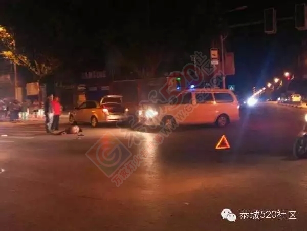 夜间行车注意安全！凌晨一点城中西路红绿灯车祸一人受伤724 / 作者:社区小编 / 帖子ID:119859