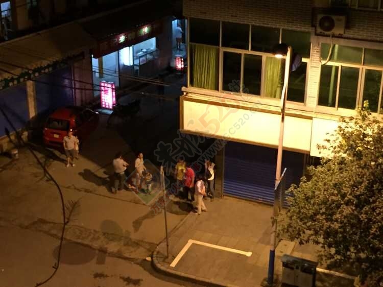 昨晚11点左右，中医院出来的马路上发生车祸938 / 作者:社区小编 / 帖子ID:120785