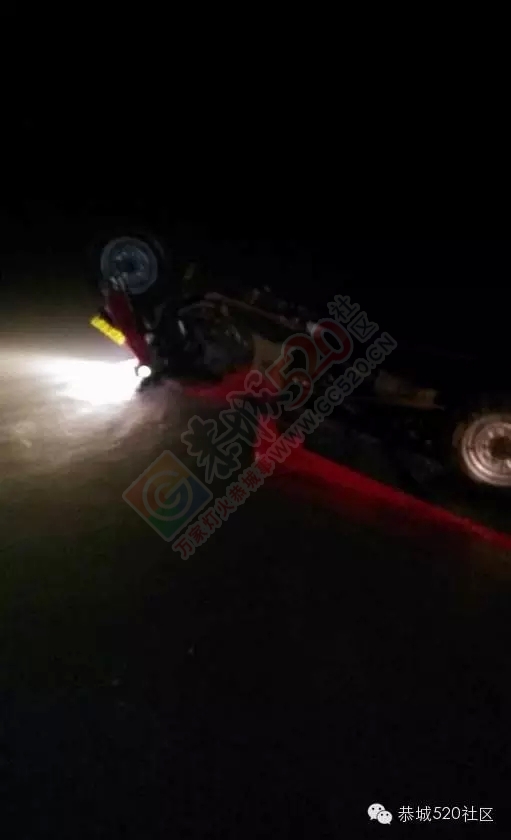 西河口至乐湾桥三轮车翻下河司机不见踪影941 / 作者:我一俗人 / 帖子ID:121194
