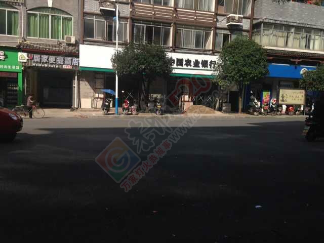 十字街农行装修得不错啊287 / 作者:单身汉子 / 帖子ID:128251