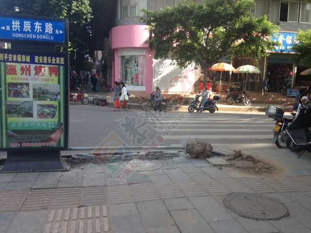 恭城到处都在搞修建啊，茶南路红绿灯刚修好的路也开始划人行道了991 / 作者:单身汉子 / 帖子ID:128253