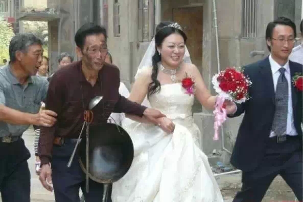 新郎被整得辣么惨！我们在恭城结个婚容易吗！？4 / 作者:火星娃崽 / 帖子ID:128280