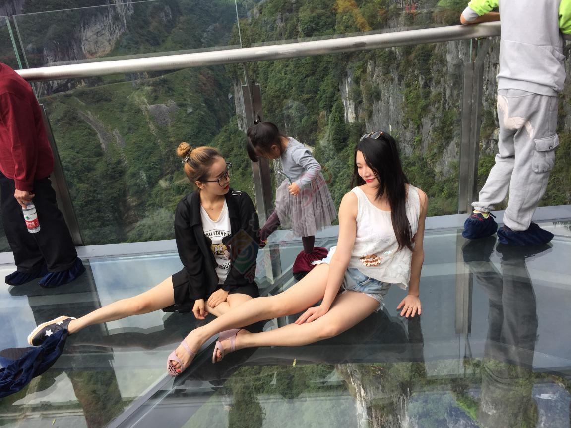 分享十一重庆武隆旅游美女图片 单身男的福音（8P）866 / 作者:夏爱之梦 / 帖子ID:128343