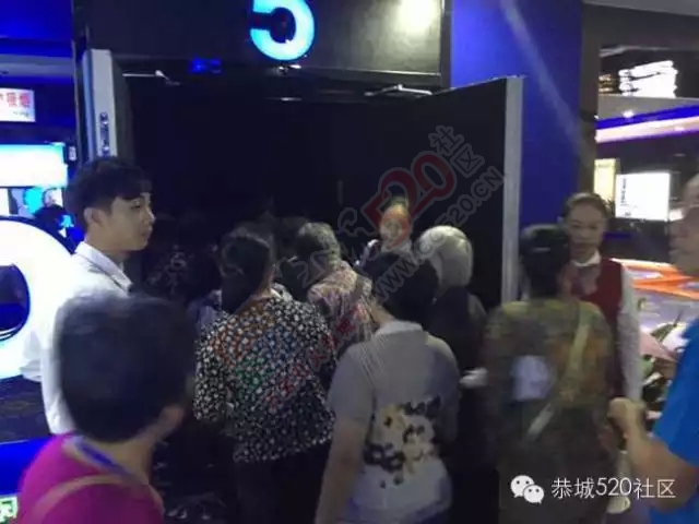 恭城老年大学三百多位老人在梦迪影城免费观影，体验光影之旅650 / 作者:520小编 / 帖子ID:128599