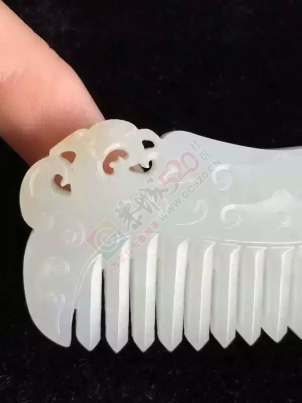 出手和田白玉籽料龙凤梳子，57 / 作者:发如雪 / 帖子ID:128629