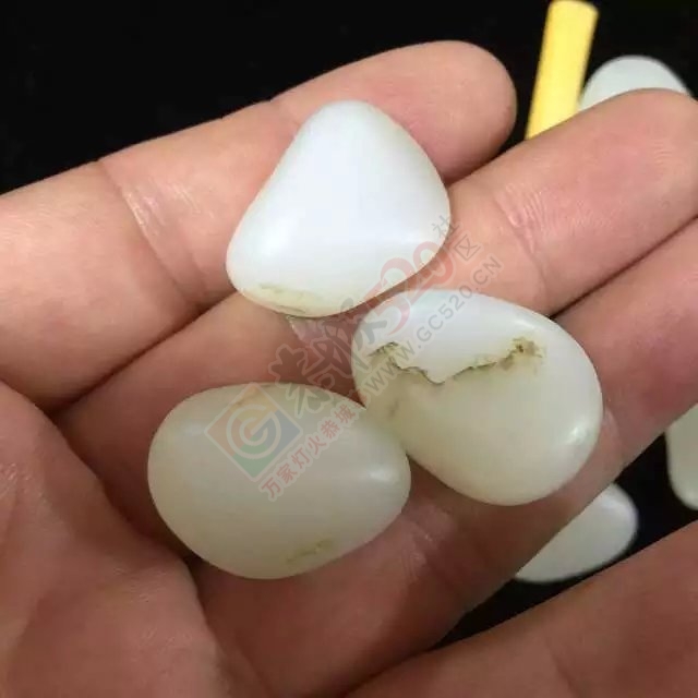 出手几颗和田籽料674 / 作者:发如雪 / 帖子ID:128733