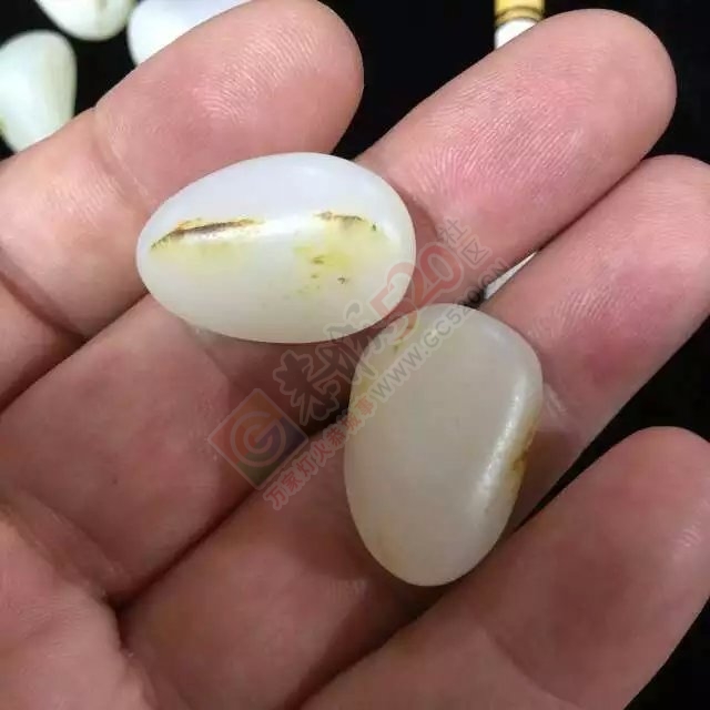 出手几颗和田籽料286 / 作者:发如雪 / 帖子ID:128733