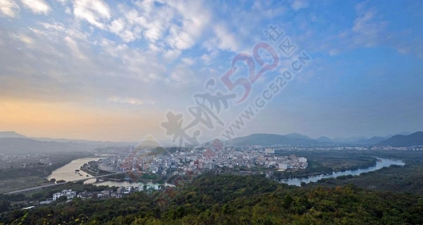 恭城的柿子已红透，这片万亩秋色艳丽的柿子林，它在等着你！472 / 作者:微观恭城 / 帖子ID:128739