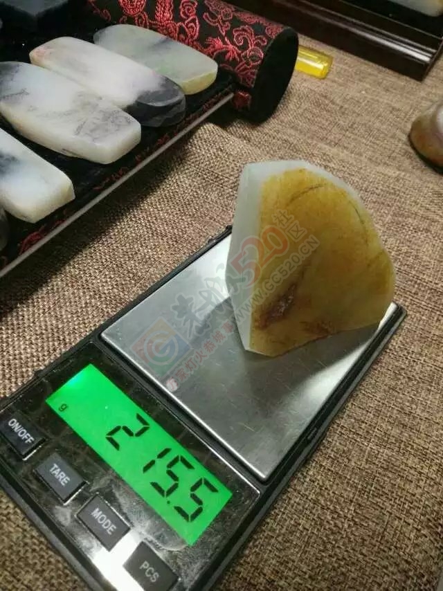出手和田玉镯子切下边角料子668 / 作者:发如雪 / 帖子ID:129033