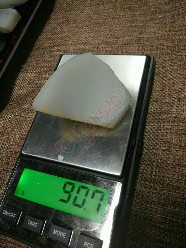 出手和田玉镯子切下边角料子407 / 作者:发如雪 / 帖子ID:129033