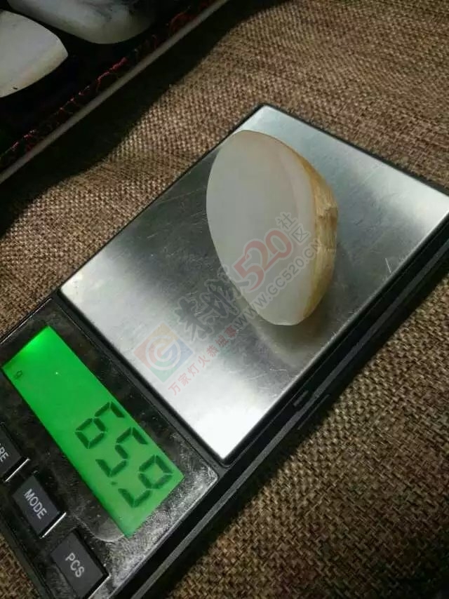 出手和田玉镯子切下边角料子65 / 作者:发如雪 / 帖子ID:129033