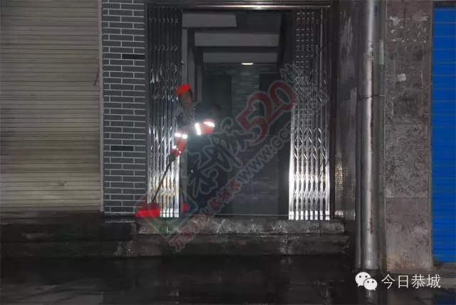 恭城这些穿着橘黄色外甲的美容师360 / 作者:社区小编 / 帖子ID:129092