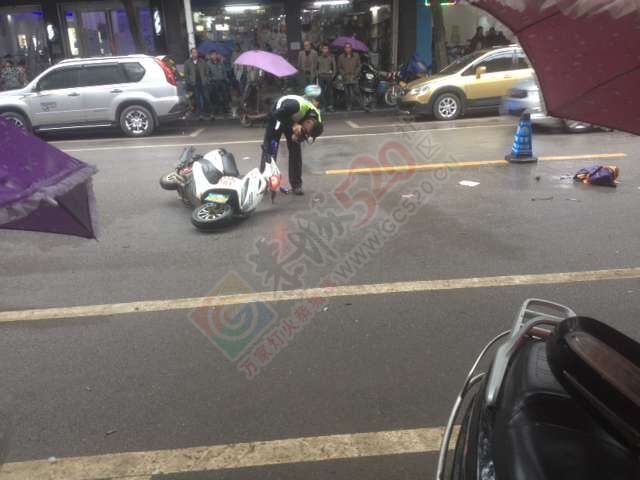 城中西路又见车祸524 / 作者:thkfh / 帖子ID:159473