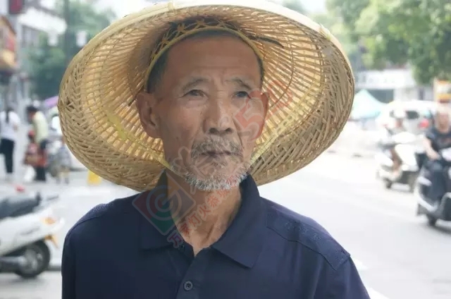他下跪那一刻，天都塌了 ……107 / 作者:分叉路口 / 帖子ID:159541