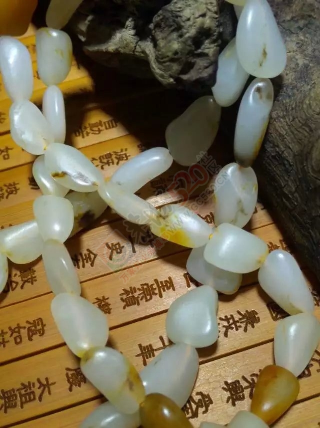 出手和田羊脂玉原籽项链30 / 作者:发如雪 / 帖子ID:159567