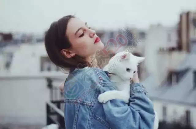 离婚，男人说,我能找18的小姑娘，你只能嫁80的老头了,女人的回答绝了 ！539 / 作者:分叉路口 / 帖子ID:159637