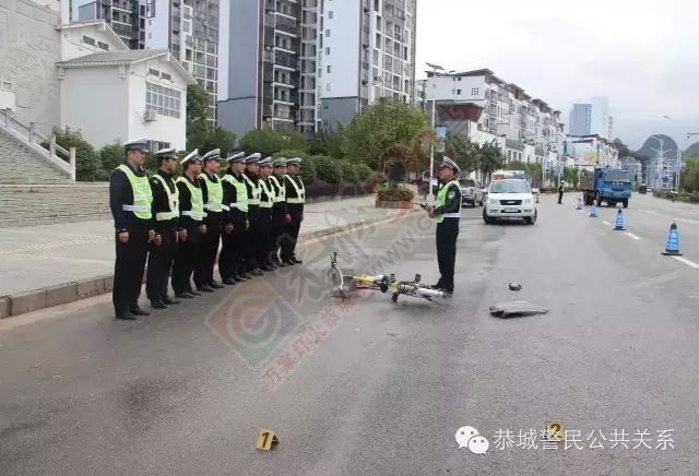 恭城交警大队开展2015年道路交通肇事逃逸案件查缉模拟演练542 / 作者:风油精 / 帖子ID:159742