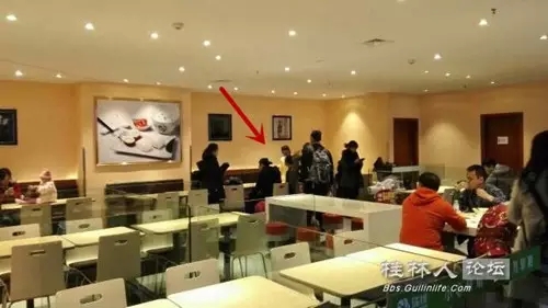 周杰伦来桂林只为吃碗桂林米粉？半个朋友圈都炸翻天了394 / 作者:额外听歌 / 帖子ID:159768