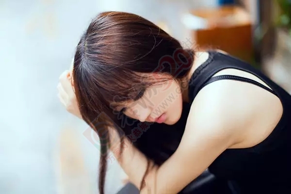离婚时，女人冷笑：把欠我的7万还了再说！男人知道真相后哭了......689 / 作者:分叉路口 / 帖子ID:159810