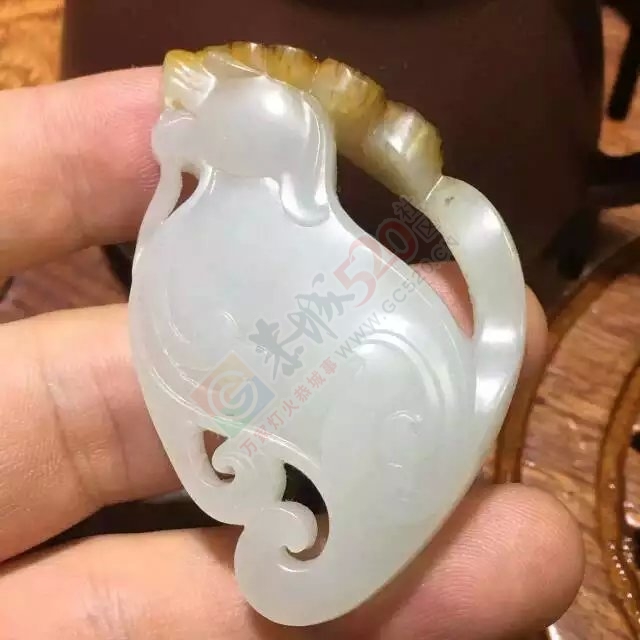 出手和田羊脂白玉籽料挂件475 / 作者:发如雪 / 帖子ID:160391