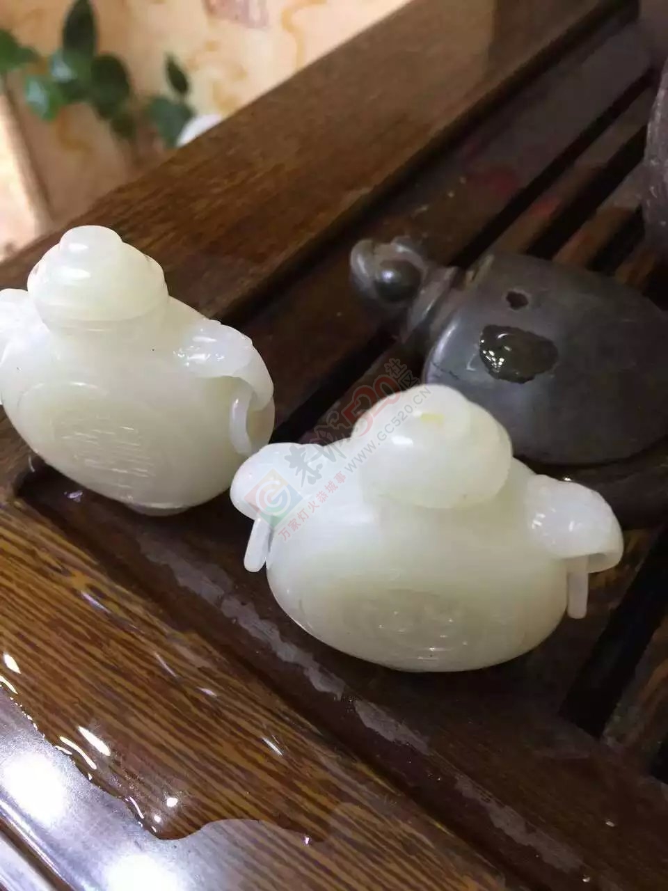 出手和田白玉籽料鼻烟壶一对518 / 作者:发如雪 / 帖子ID:160678