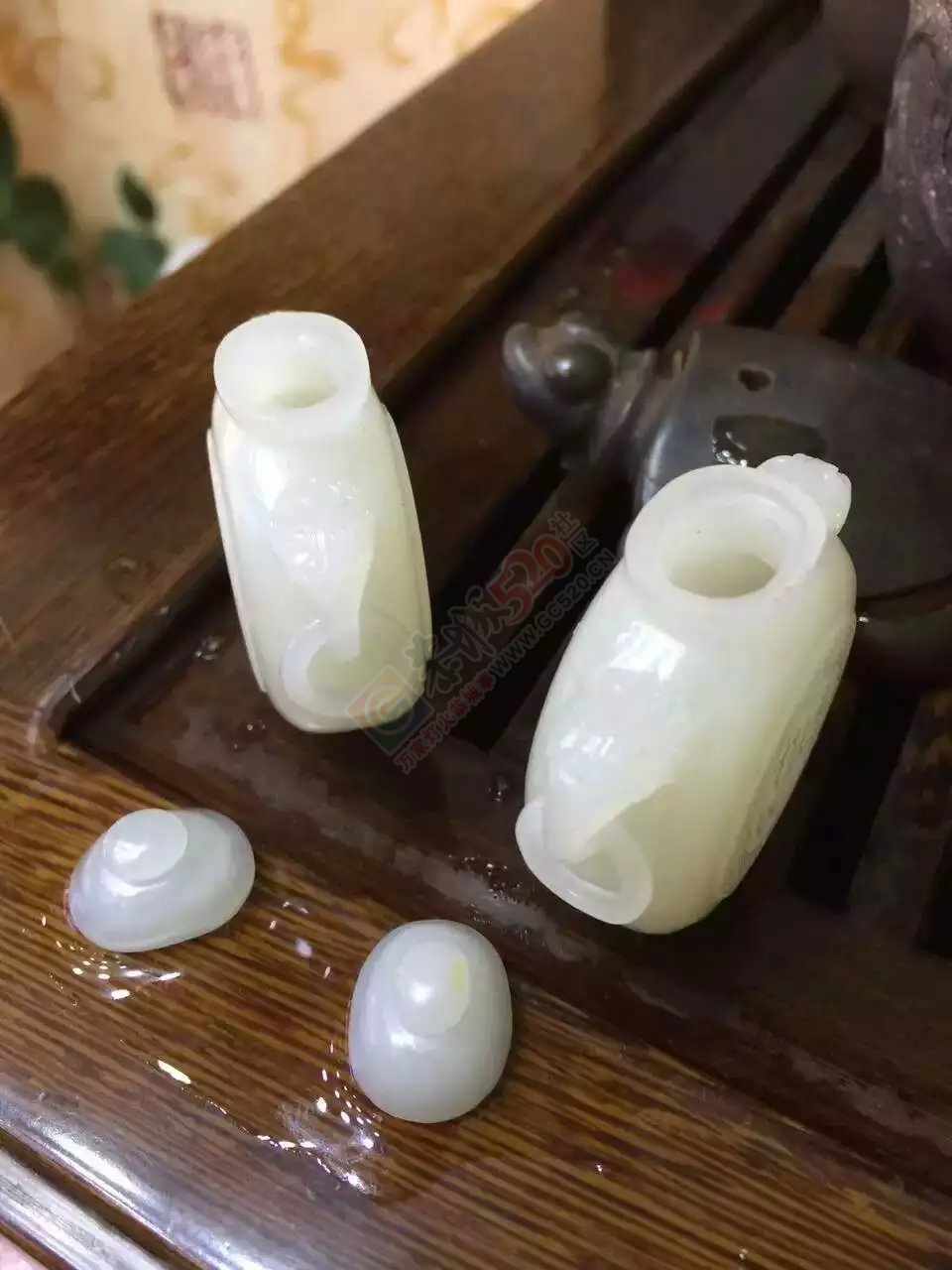 出手和田白玉籽料鼻烟壶一对428 / 作者:发如雪 / 帖子ID:160678