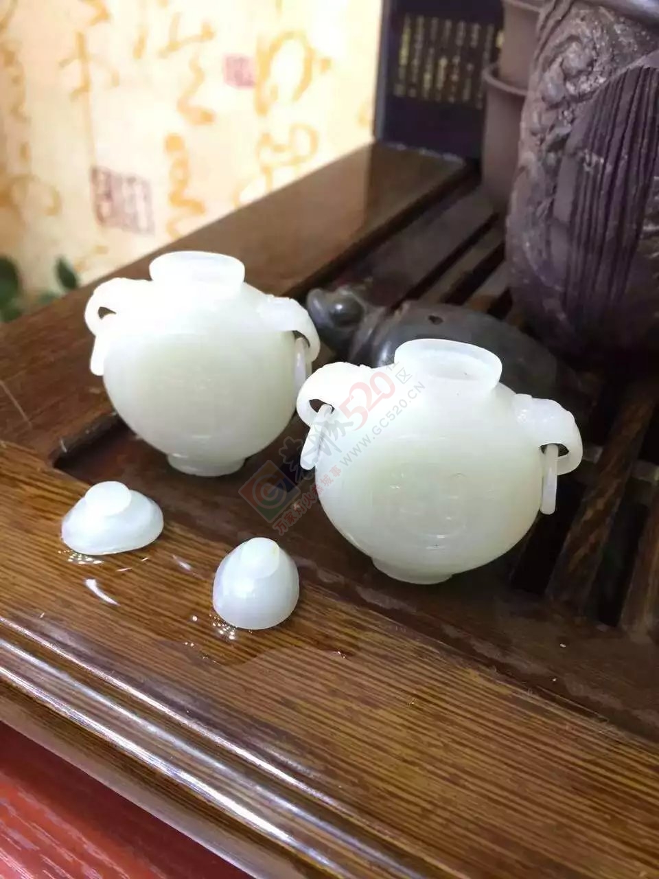 出手和田白玉籽料鼻烟壶一对263 / 作者:发如雪 / 帖子ID:160678