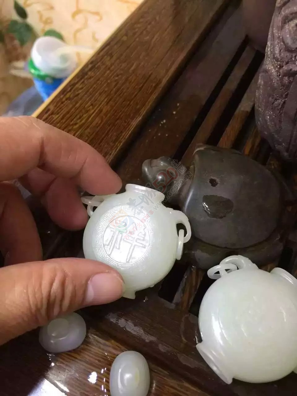出手和田白玉籽料鼻烟壶一对602 / 作者:发如雪 / 帖子ID:160678
