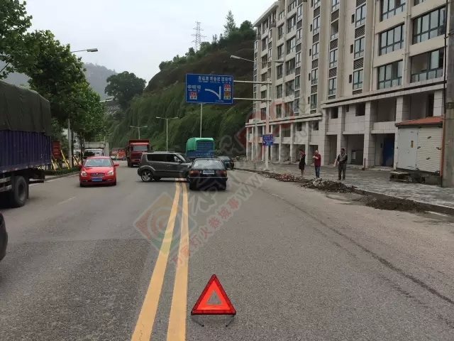 女司机遇事故被诬陷，恭城车主切记，发生剐蹭事件后必拍的照片！303 / 作者:深秋的落叶 / 帖子ID:161744